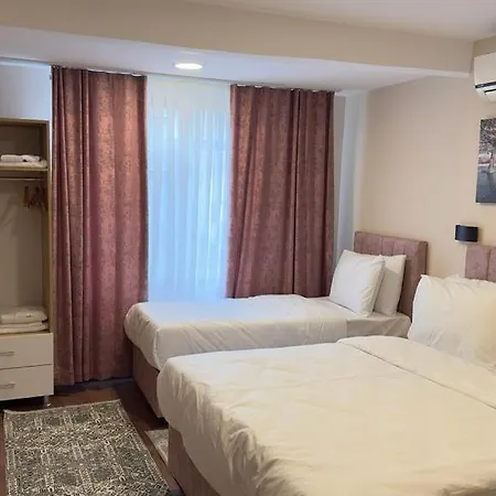 Albatros Backyard מלון דירות