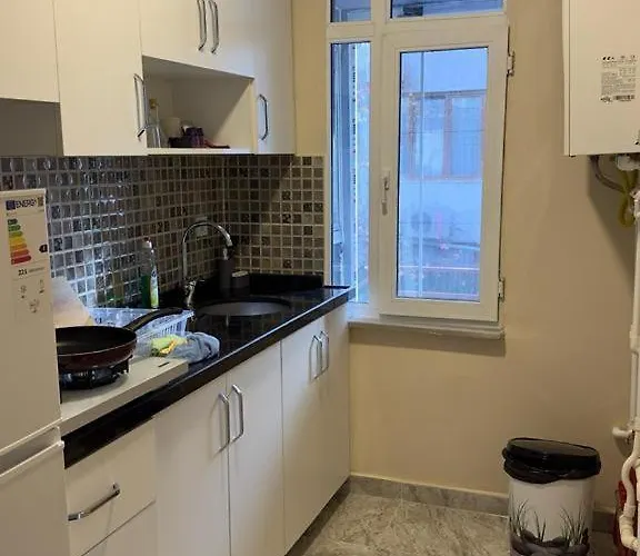 Apart Otel Albatros Backyard İstanbul